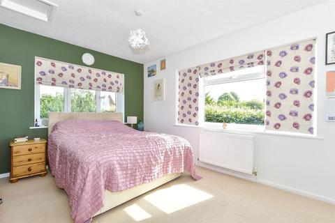 4 bedroom detached house for sale, Nettleton Avenue, Tangmere, Chichester, West Sussex