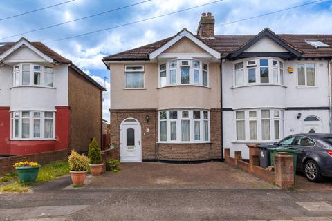 3 bedroom end of terrace house for sale, Alpha Road, Chingford