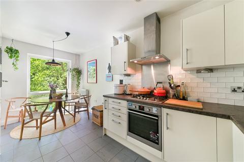 2 bedroom apartment for sale, Crisp Court, Gascoyne Road, London, E9