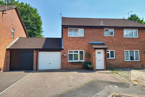2 bedroom semi-detached house for sale, Alfred Close, Totton SO40