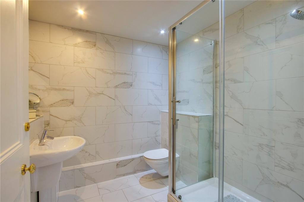Bedroom Two En Suite
