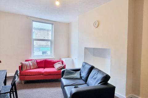 2 bedroom flat to rent, High Street, Felling NE10