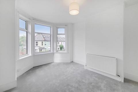 3 bedroom maisonette to rent, Manor Park Road, East Finchley, London, N2