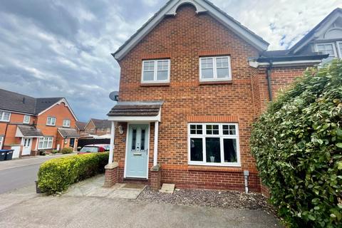 3 bedroom end of terrace house for sale, Meadow Close, Lang Farm, Daventry NN11 0GY