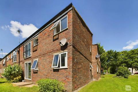 2 bedroom maisonette for sale, Warren Bank, Milton Keynes MK6