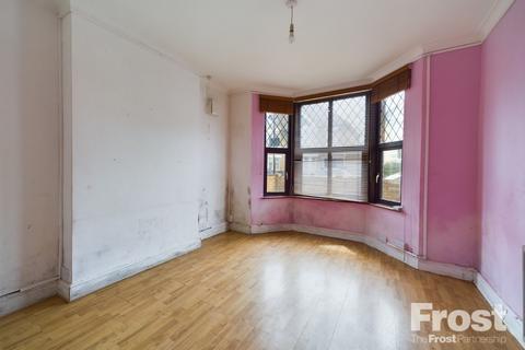 57 Queens Road, Feltham, TW13 5AW