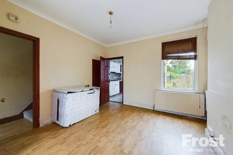 57 Queens Road, Feltham, TW13 5AW