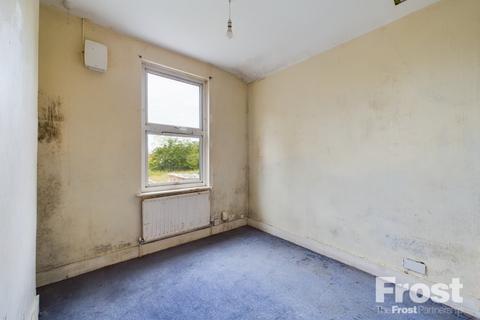 57 Queens Road, Feltham, TW13 5AW