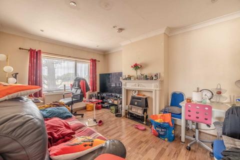 2 bedroom maisonette for sale, Seymour Road, Slough SL1