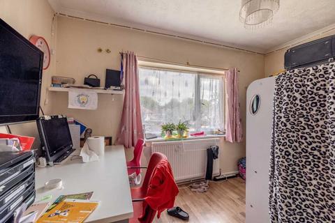2 bedroom maisonette for sale, Seymour Road, Slough SL1