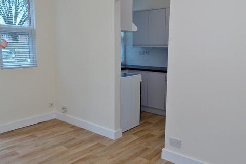 1 bedroom apartment to rent, Bath Road, Maidenhead, Berkshire, SL6
