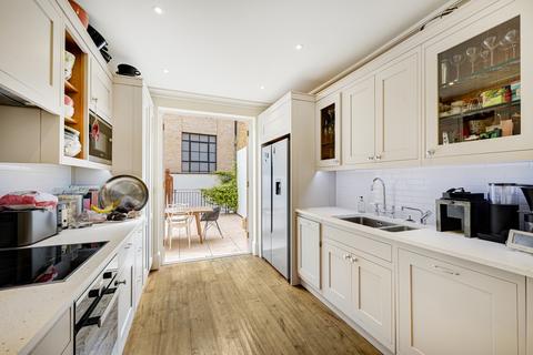 4 bedroom terraced house to rent, Trevor Square, Knightsbridge, London, SW7