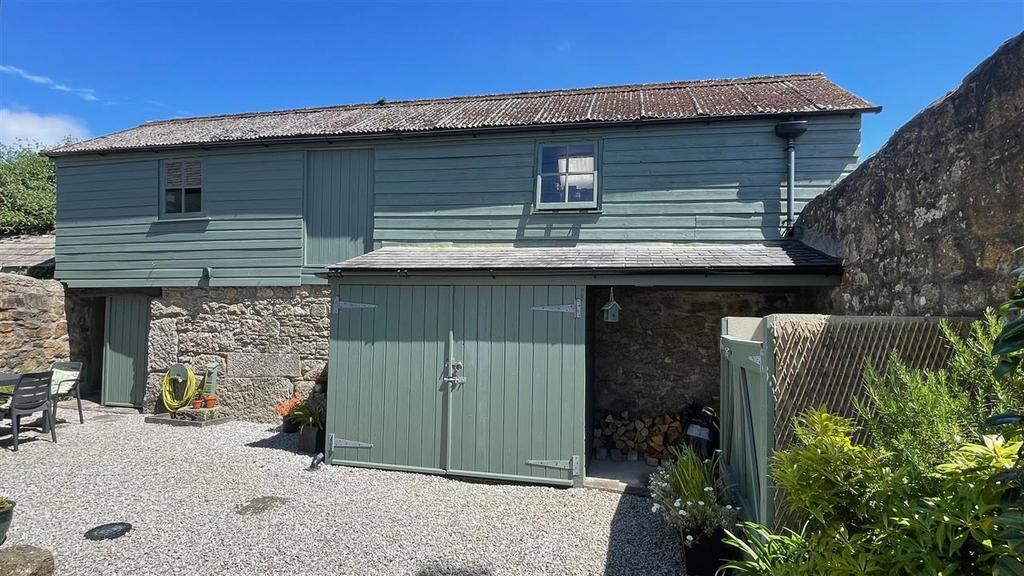 Detached barn