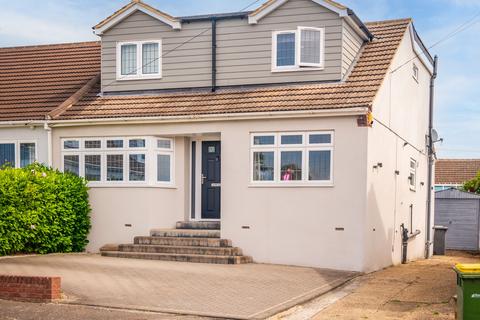 4 bedroom semi-detached house for sale, Winbrook Close, Rayleigh SS6