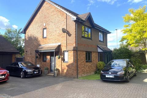 4 bedroom detached house for sale, Heritage Park, Basingstoke, RG22 4XT