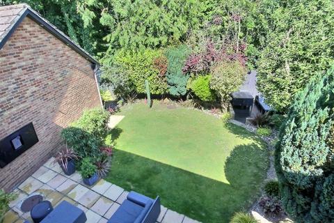 4 bedroom detached house for sale, Heritage Park, Basingstoke, RG22 4XT