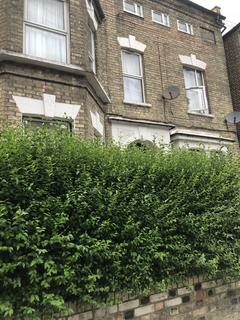 Studio to rent, Bonham Road, London SW2