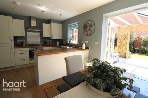 3 bedroom detached house for sale, Heron Way, Halstead