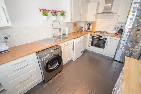 3 bedroom end of terrace house for sale, Izod Road, Willans Green, Rugby, CV21