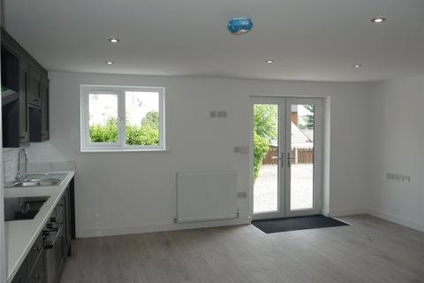 3 bedroom bungalow to rent, Moorside, Cleckheaton, West Yorkshire, BD19