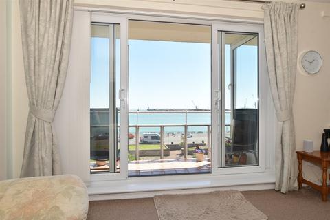 57 The Gateway, Dover, CT16 1LQ