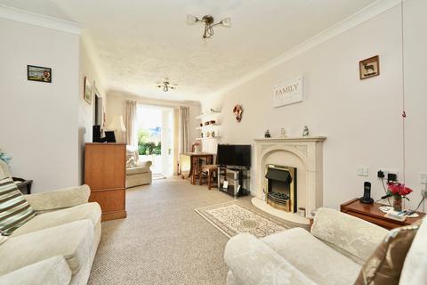 2 bedroom ground floor flat for sale, The Views, George Street, Huntingdon, PE29