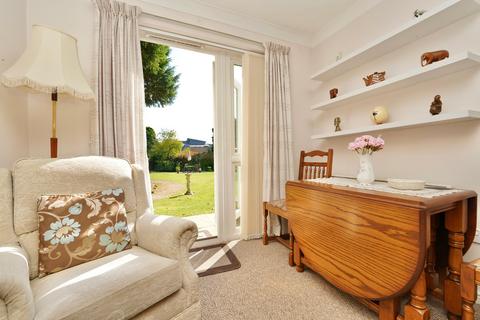 2 bedroom ground floor flat for sale, The Views, George Street, Huntingdon, PE29