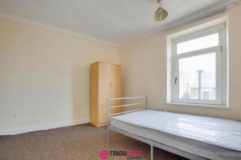 63 Barnsley Road, Wombwell, Barnsley, S73 8HT