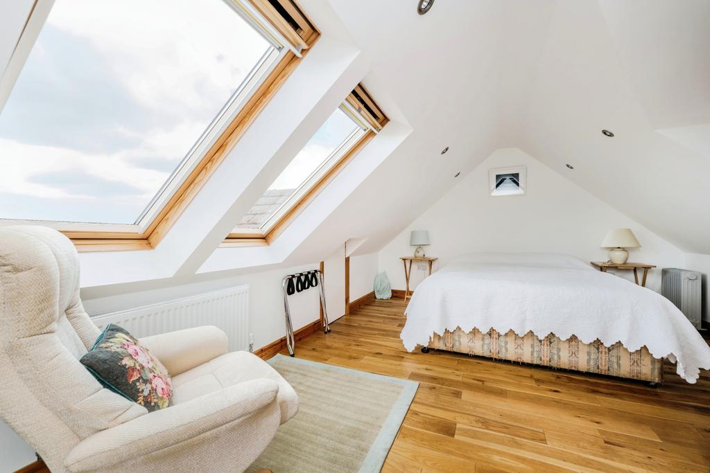 Hendrefoilan Road, Sketty, Swansea, SA2 4 bed semidetached house for