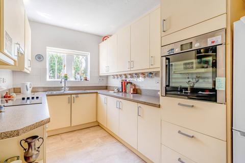 3 bedroom apartment for sale, Burford Lodge, Pegasus Grange, OX1 4QG