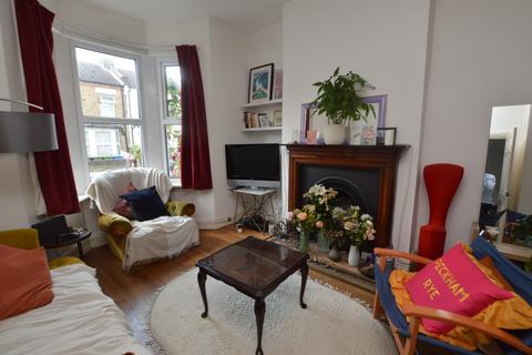 3 bedroom terraced house to rent, Ulverscroft Road East Dulwich SE22