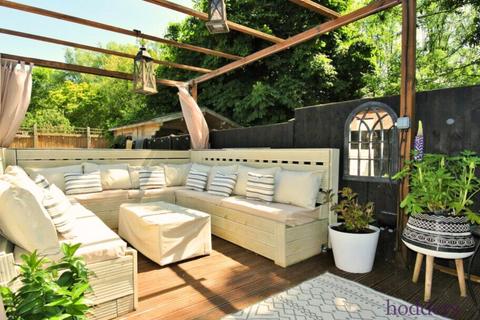 undefined, Alexandra Road, Addlestone, Surrey, KT15