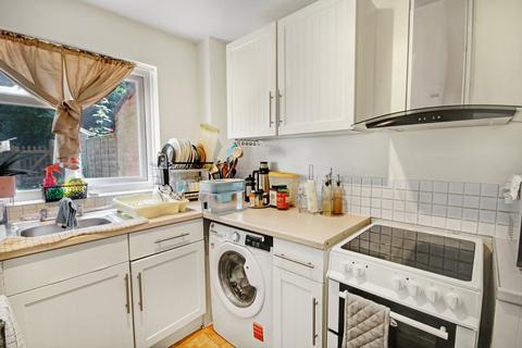 41 Buckingham Drive, East Grinstead, RH19 4RL