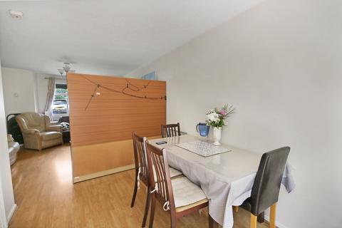 41 Buckingham Drive, East Grinstead, RH19 4RL
