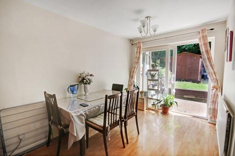 41 Buckingham Drive, East Grinstead, RH19 4RL