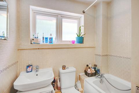 41 Buckingham Drive, East Grinstead, RH19 4RL