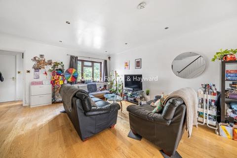 4 bedroom house to rent, Lagado Mews Surrey Quays SE16