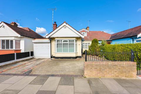 3 bedroom chalet for sale, Walsingham Road, Southend-on-sea, SS2