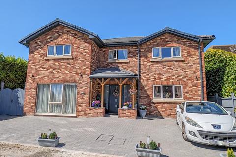 4 bedroom detached house for sale, Veronica Close, Skegness, PE25