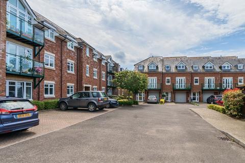 2 bedroom flat for sale, Broyle Road, Chichester, PO19