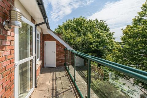 2 bedroom flat for sale, Broyle Road, Chichester, PO19