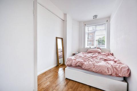 2 bedroom flat to rent, Chatsworth Court, Kensington, London, W8