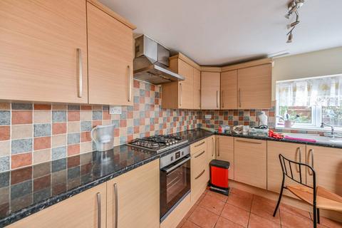 4 bedroom terraced house to rent, Morton Road, Stratford, London, E15