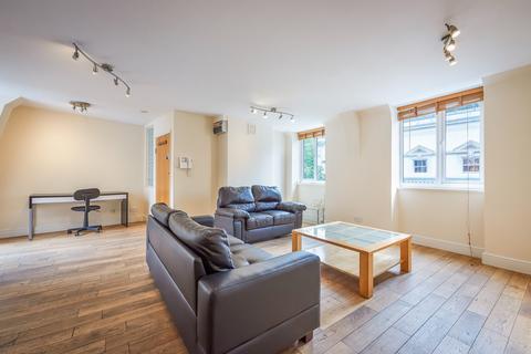 2 bedroom apartment to rent, Clerkenwell Green, London, EC1R
