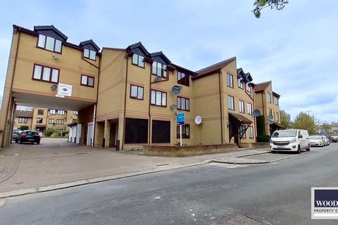 1 bedroom apartment for sale, Cross Road, Waltham Cross EN8