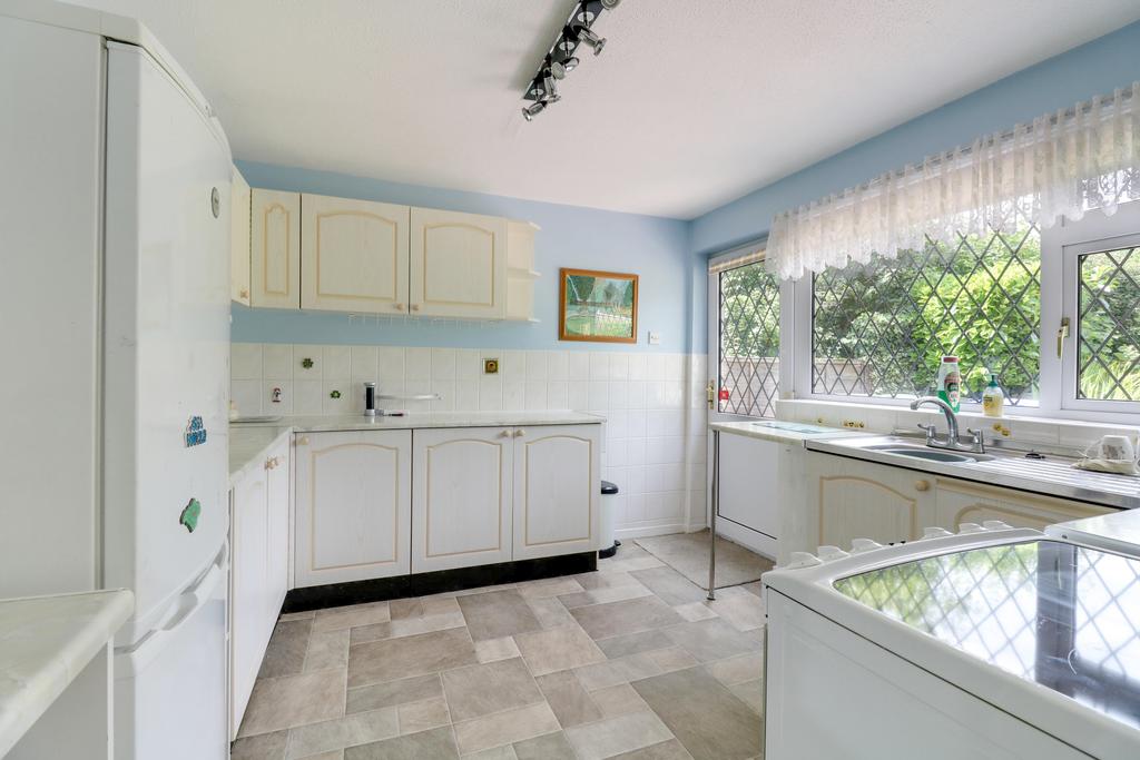 Fitted kitchen