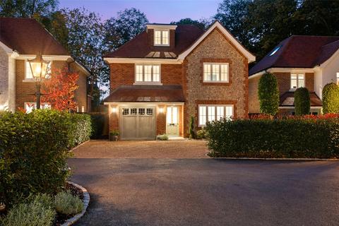 5 bedroom detached house for sale, Bigshotte Court, Berkshire RG45