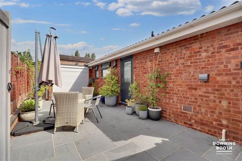 2 bedroom detached bungalow for sale, Kean Close, Lichfield WS13