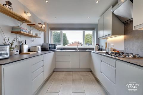 3 Kean Close, Lichfield, WS13 7EL
