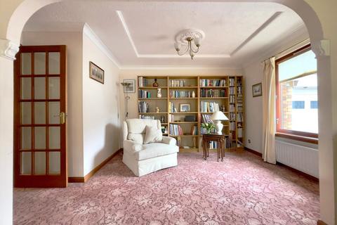 1 Broom Road, Kinross, KY13 8BU